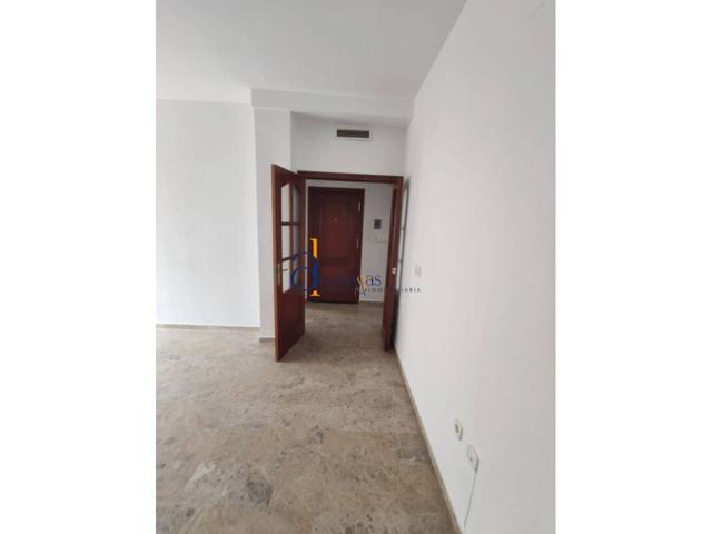Venta de piso en Lucena photo 0