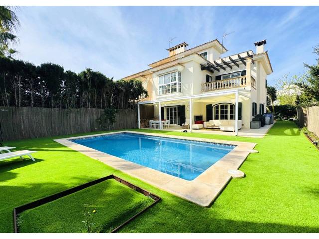 Exclusivo chalet en Puig de Ros con piscina y vistas despejadas. photo 0