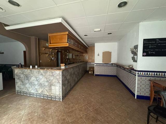 Local comercial en alquiler con opción a compra photo 0
