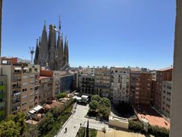 Piso con espectaculares vistas en Sagrada Familia photo 0