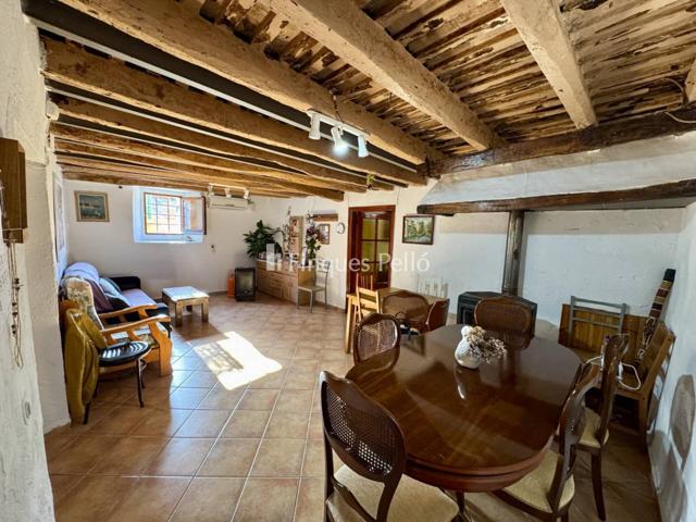 Casa con grandes posibilidades en el centro photo 0