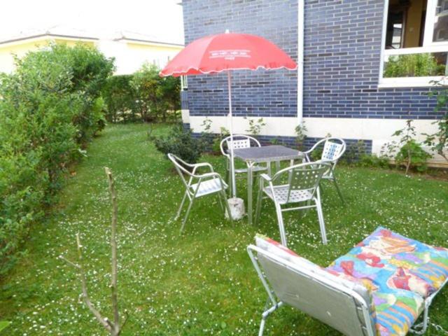 Ref.002088 - BONITO BAJO CON JARDIN CERCANO AL CENTRO EN URBANIZACIÓN CON PISCINA photo 0