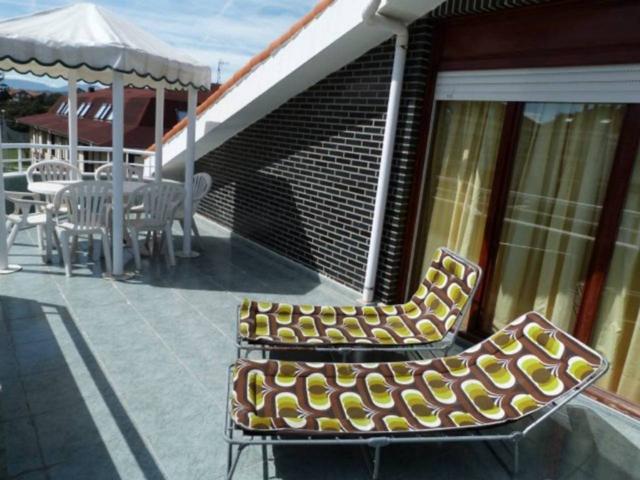 REF. 000014 Ático 3 habitaciones, segunda linea de la playa de Ris con una terraza de 30 m2. photo 0