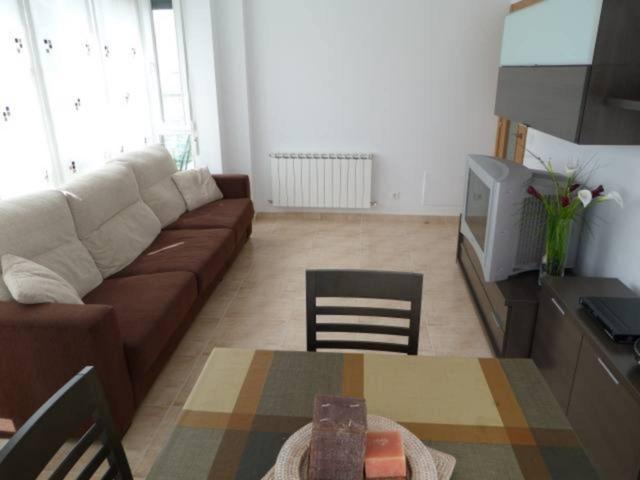 Ref. 002451: Urbanización cerrada con jardín comunitario, zona de juegos, piscina y padel. photo 0