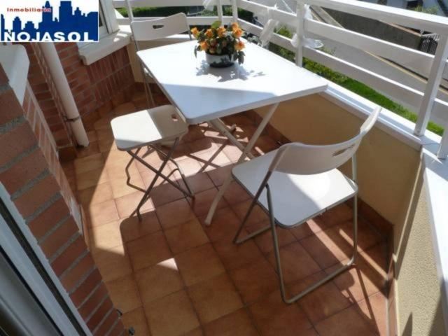 Ref. 002244: Urbanización cerrada con piscina photo 0