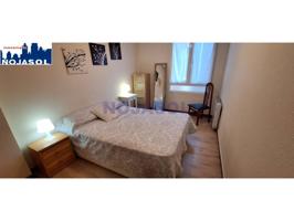 REF. 002425: APARTAMENTO DE 2 HABITACIONES CON GARAJE- URB. CERRADA CON JARDÍN, BARBACOA CON MESAS photo 0