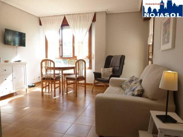 Ref.002135 Bajo sin jardin a 200mts playa de Ris photo 0