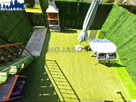 REF . 000078 BONITO BAJO DE 2 HABITACIONES, CON JARDÍN EN URBANIZACIÓN CON PISCINA, GARAJE Y CERCANO AL CENTRO photo 0