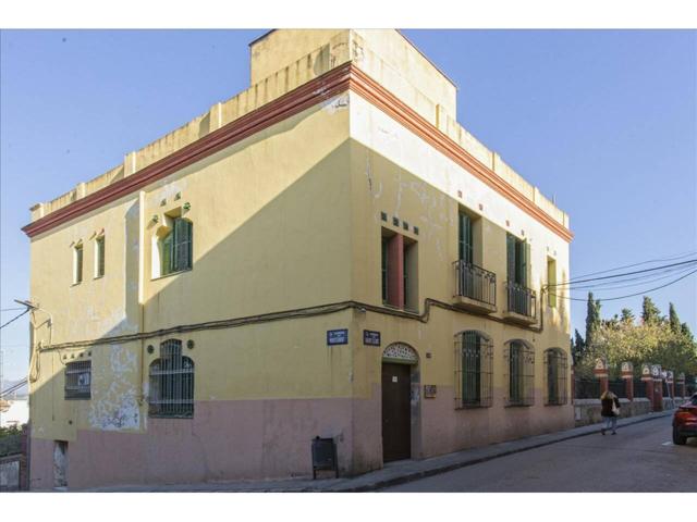 GRAN CHALET EN VENTA EN GELIDA CENTRO photo 0