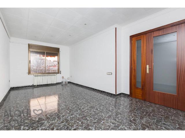 Piso en venta en La maurina photo 0