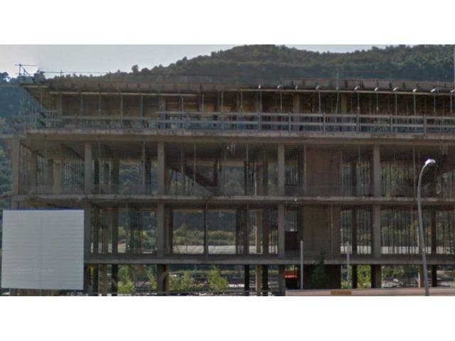 Edificio en venta en Can Manent photo 0