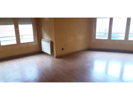 Piso en venta en Castellar del Vallès photo 0