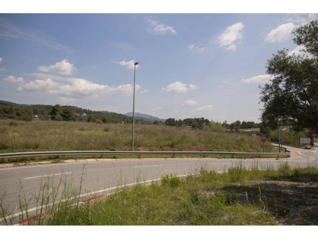 Suelo urbano residencial en HEREDAD MITJANS, Vlidadecavalls photo 0