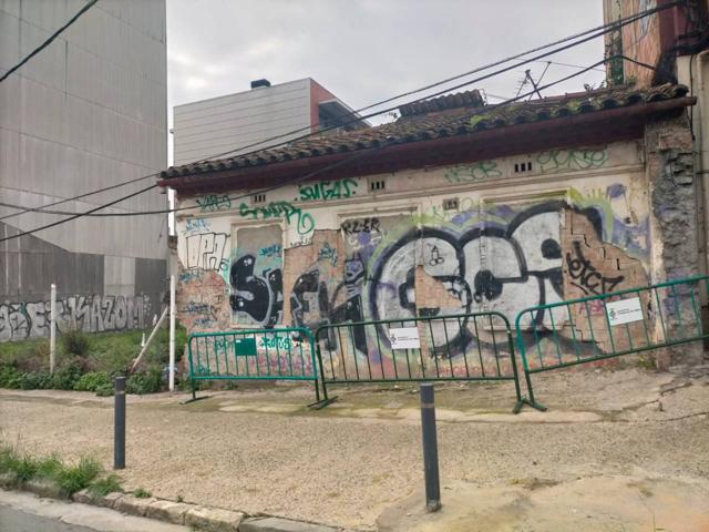 Terreno Urbano en Venta en Avda Adam I Eva, Cerdanyola del Vallès photo 0