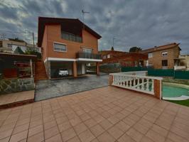 CASA SEMINUEVA EN CAN PALET DE VISTA ALEGRE CON  4 HABITACIONES,GRAN GARAJE Y PISCINA photo 0