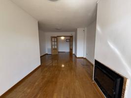 PISO EN CAN AURELL ,JUNTO PARQUE SANT JORDI, 4 HABITACIONES Y PARKING INCLUIDO photo 0