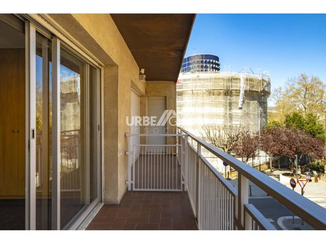 GRAN PISO EN VALLPARADIS, EN EL CORAZON DEL BARRIO photo 0