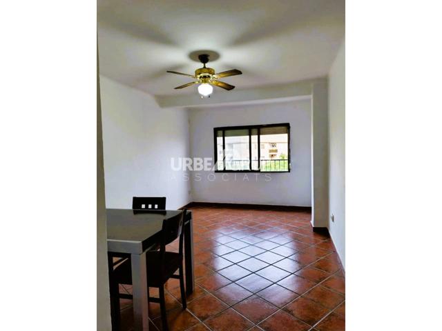 PISO EN VENTA CENTRO TORREDEMBARRA photo 0