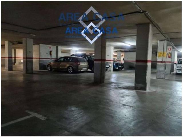 Parking en venta en Sants photo 0