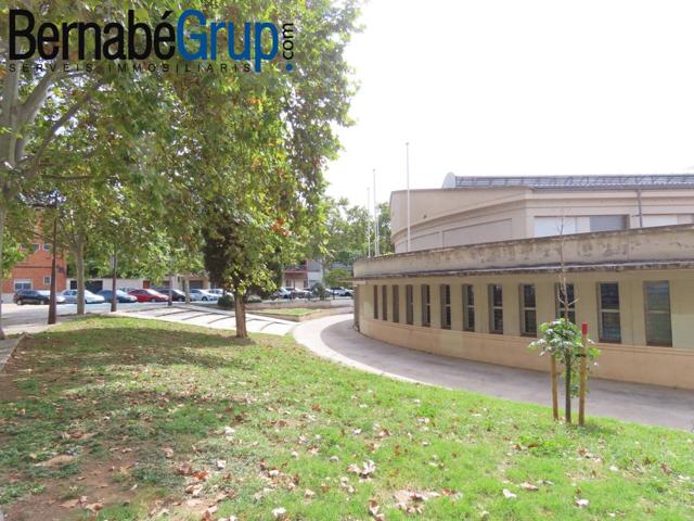 PARA INVERSORES - LOCAL ALQUILADO DE GRANDES DIMENSIONES Y EXCELENTE UBICACIÓN photo 0