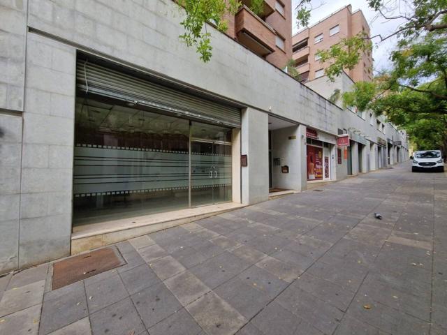 Local Comercial en Venta en Castelldefels: Oportunidad Única en Ubicación Estratégica photo 0