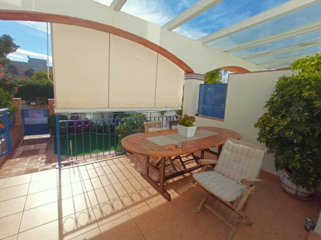 Espectacular Casa Adosada con Terraza y Piscina, Junto a la Playa en Cubelles. photo 0