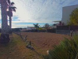 Oportunidad Única: Terreno Edificable con Vistas al Mar en Vilanova i la Geltrú photo 0