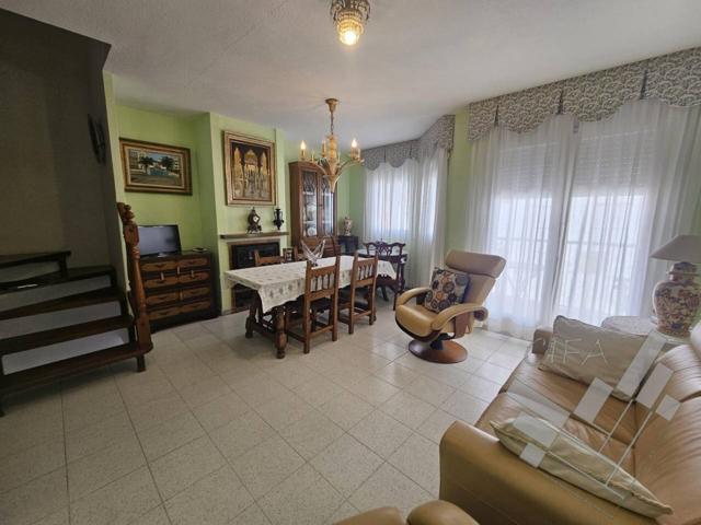 Casa adosada en venta en Nucli Urbà photo 0