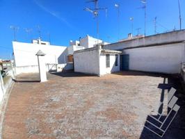 ¡Oportunidad única! Espaciosa casa de 3 plantas en Vinaròs photo 0