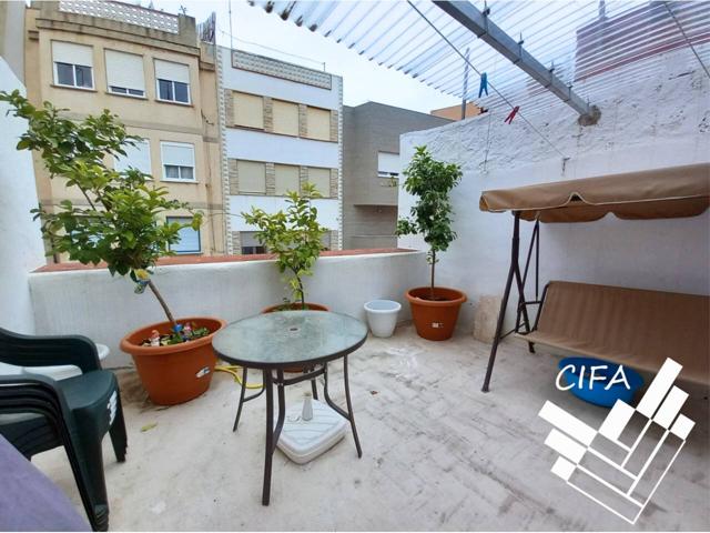 ¡Oportunidad única de adquirir una casa reformada de 3 plantas! photo 0