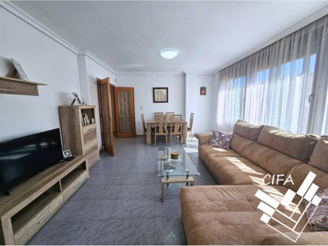 ¡Tu nuevo hogar te espera! Luminoso piso en Benicarló photo 0