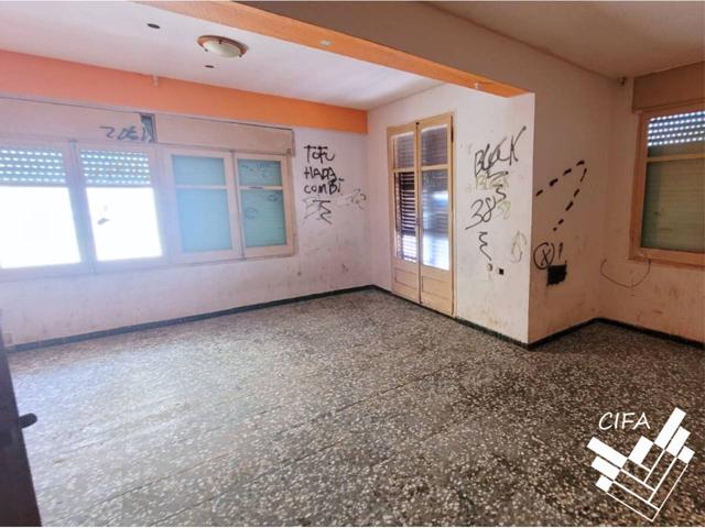Piso en venta en Nucli Urbà photo 0