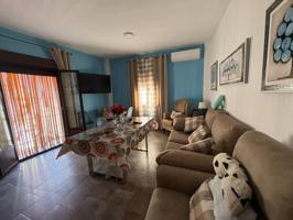 VENTA DE BONITO PISO MUY NUEVO EN BAENA photo 0