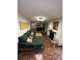 PRECIOSA CASA PARA ENTRAR A VIVIR, CON GRAN PATIO Y POSIBILIDAD DE HACER COCHERA! photo 0