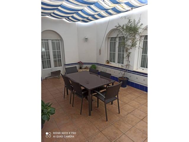 Gran Casa en venta con local y nave situada en Urbanización San Antón photo 0