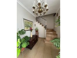 PRECIOSA CASA EN VENTA CON COCHERA A UN PASO DEL LLANO photo 0