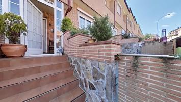 Unifamiliar Pareada En venta en Algete photo 0