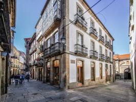 Edificio singular en esquina, en pleno casco histórico de Santiago photo 0