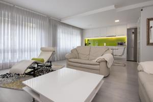 Apartamento abierto y de amplios espacios, totalmente reformado photo 0