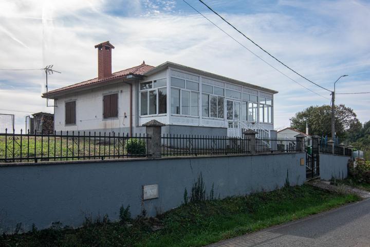 Casa con finca de 3 mil metros en Vilasantar, en pleno Camino de Santiago photo 0