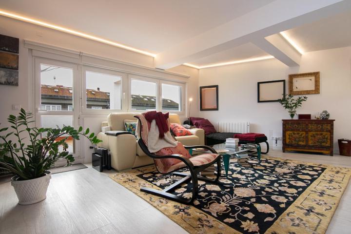 Impresionante ático con terraza, totalmente reformado photo 0