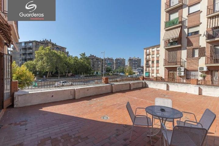 Piso con enorme terraza, y con plaza de garaje y trastero, junto al Paseo del Violón photo 0