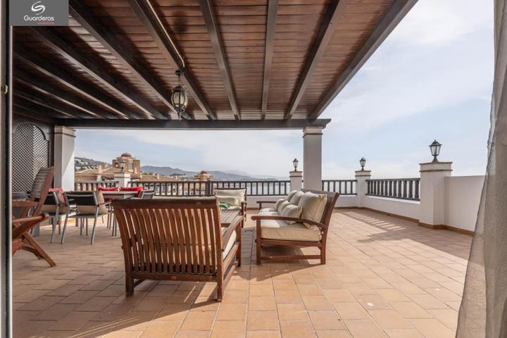 Exclusivo ático en Marina del Este con terraza de 100 m2, garaje, piscina y vistas al mar photo 0