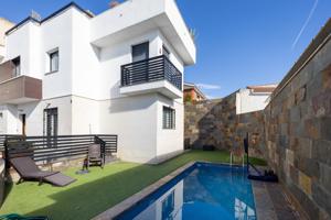 Exclusiva casa en Huetor Vega photo 0