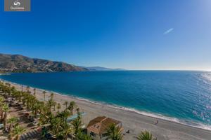 ¡Apartamento en Primera Línea de Playa en Velilla, Almuñécar! photo 0