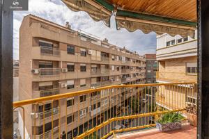 Precioso piso de 173 m2 con de 5 habitaciones, 2 salones, terraza, garaje, junto a Plaza de Gracia photo 0