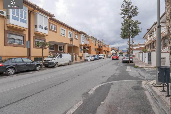 Unifamiliar Pareada En venta en San Cayetano, Churriana De La Vega photo 0