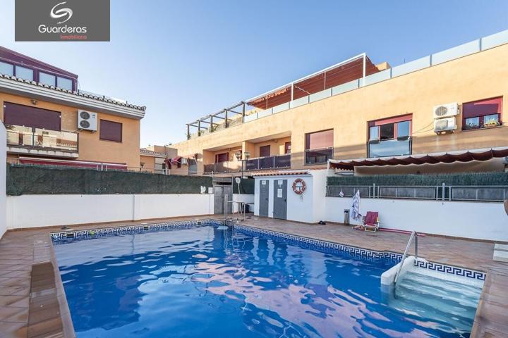 ARMILLA-JUNTO PARADA DE METRO. 3DORMITORIOS,2 BAÑOS, GARAJE,TRASTERO Y PISCINA. photo 0