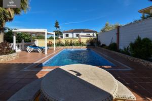 Espectacular chalet de lujo en El Puntal photo 0