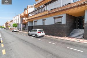Precioso piso en Churriana de la Vega photo 0